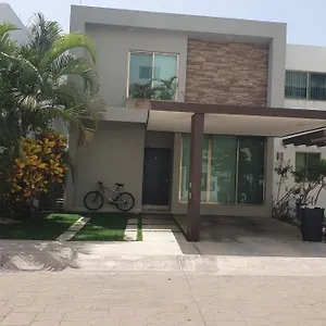 Casa En Residencial De Lujo, 3 Habitaciones, Confort, Seguridad Y Ubicación , Cancún México